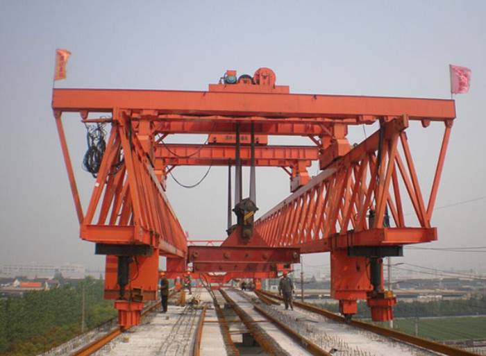 JQJ40M-160T架橋機在使用過(guò)程中的安全技術(shù)注意事項有哪些?那JQJ40M-160T架橋機的作業(yè)要求的？